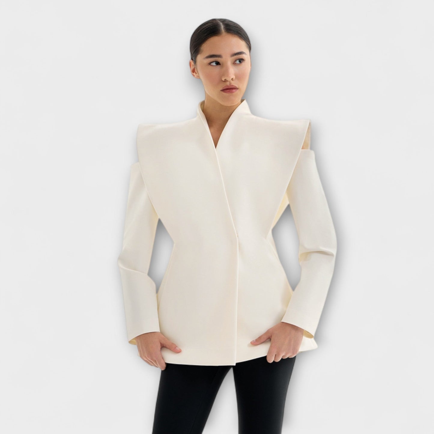 Valeria - Skulpturaler Schulterblazer