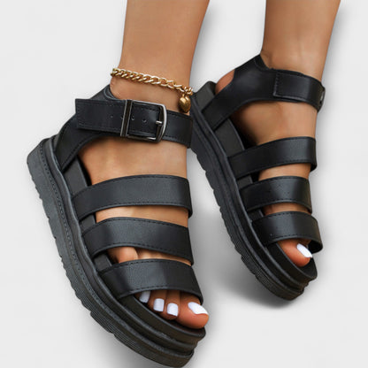 Aurora – Sandalen mit mehreren Riemen und Schnalle