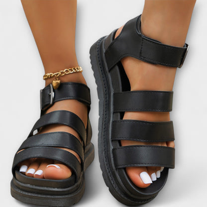 Aurora – Sandalen mit mehreren Riemen und Schnalle